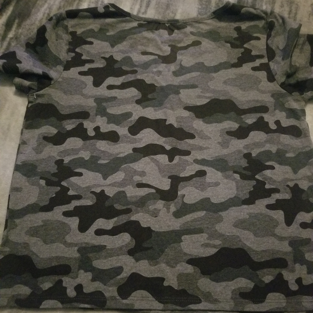 Calvin Klein kids top size L (12 & 14) - Picture 2 of 5